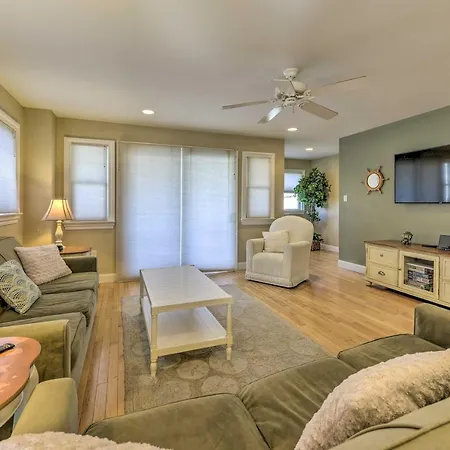 Wildwood Townhome With Patio 1 Block To The Beach!
